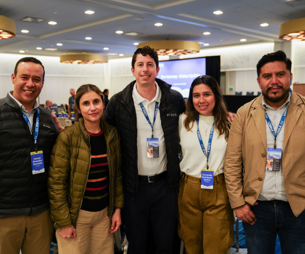 Photo of logile team members